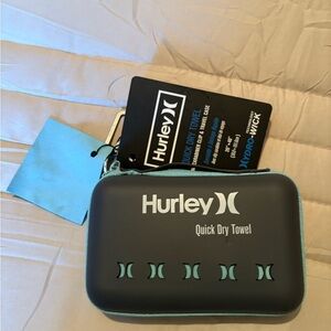 Hurley Quick Dry Towel with Black and Blue Case